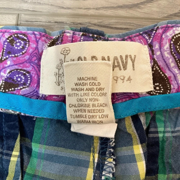 Old Navy Flat Front Plaid Bermuda Shorts Embroidered 6 - Picture 3 of 10